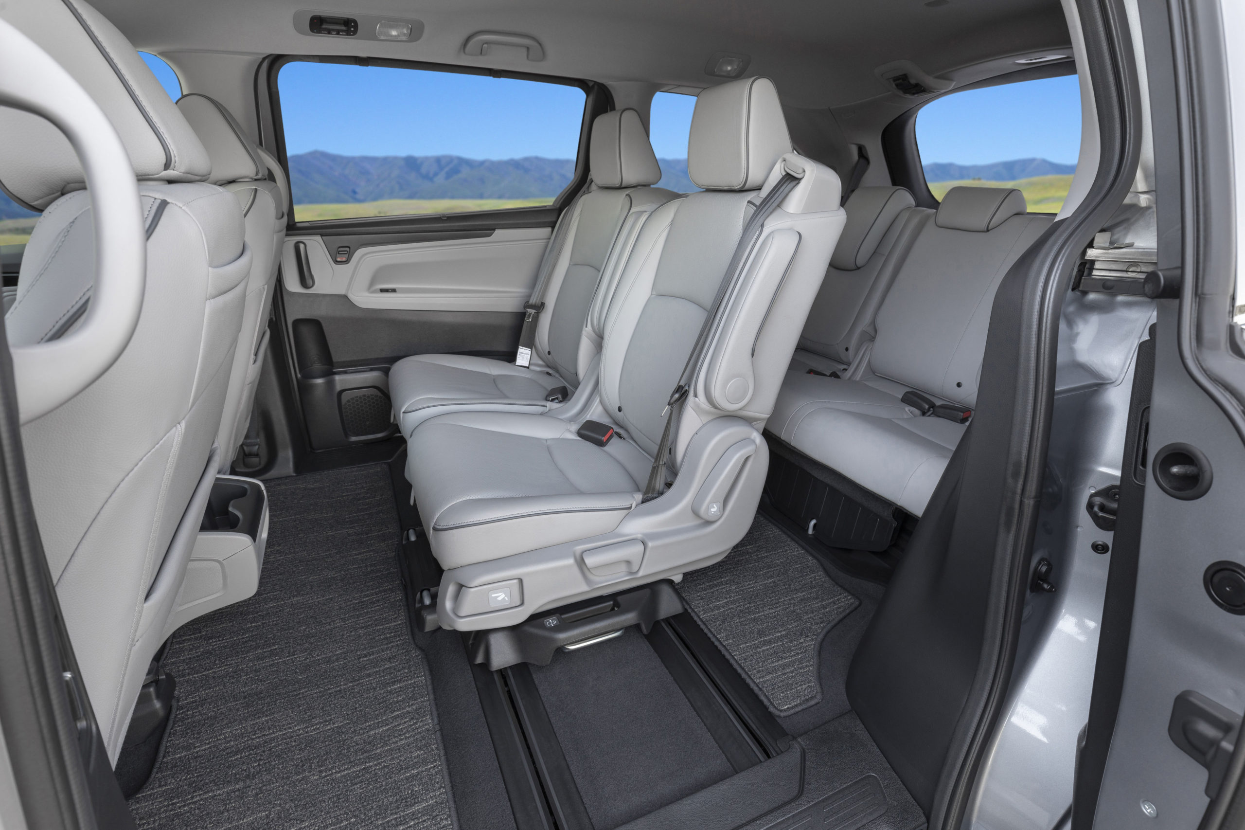 2021 Honday Odyssey_minivan_slideseat